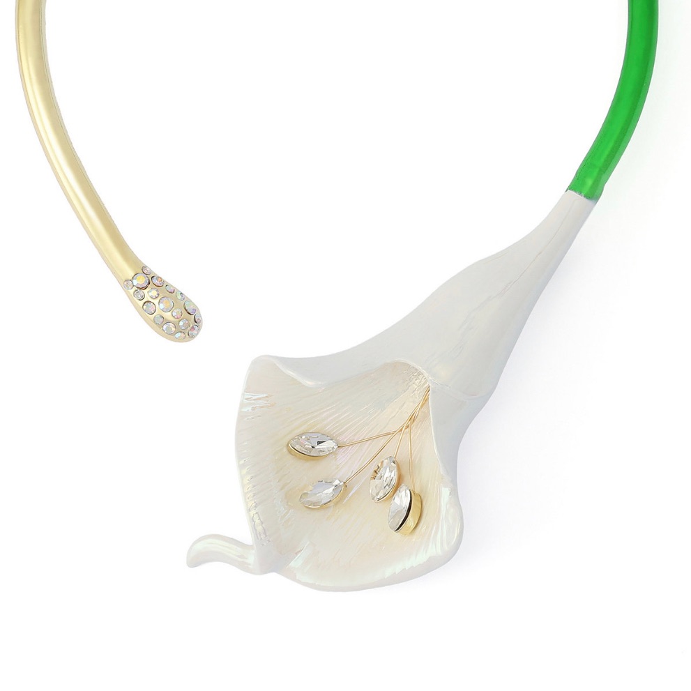 Betsey Johnson White Calla Lily Necklace With Green Stem Accent
